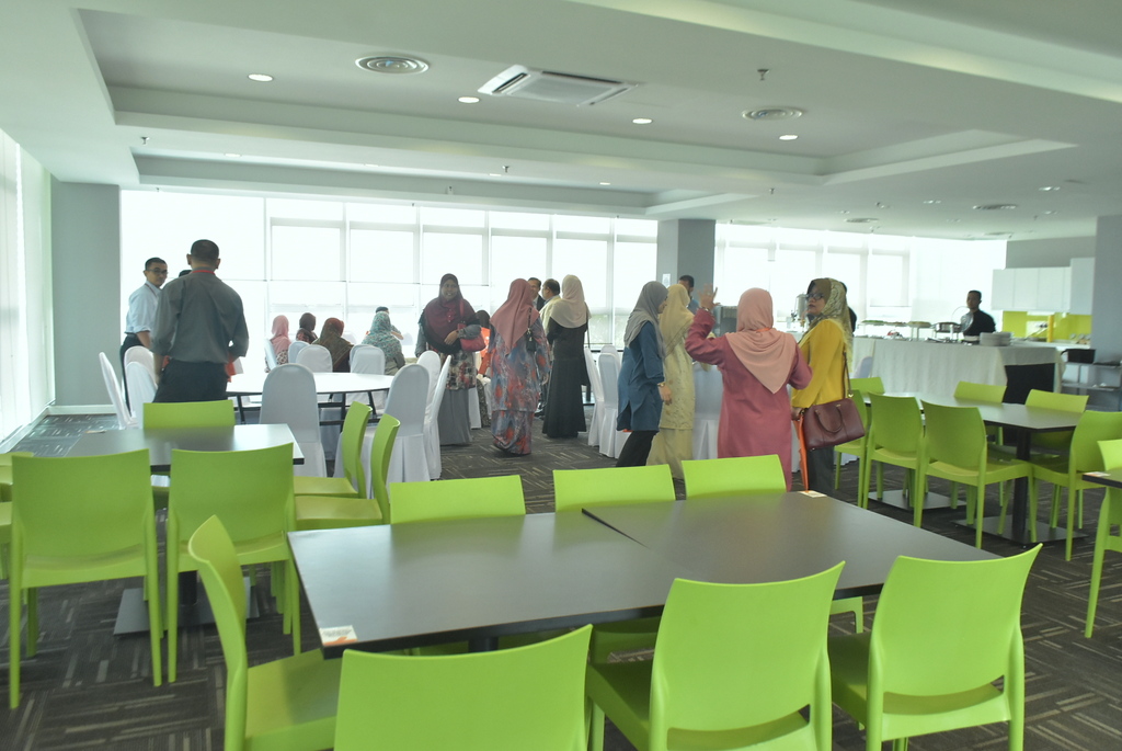 UKM 1729